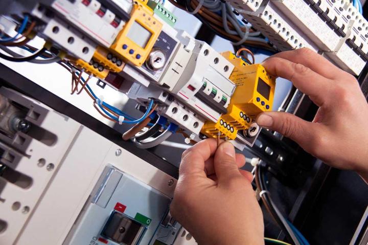 Entreprise d'électricité générale, Le Creusot